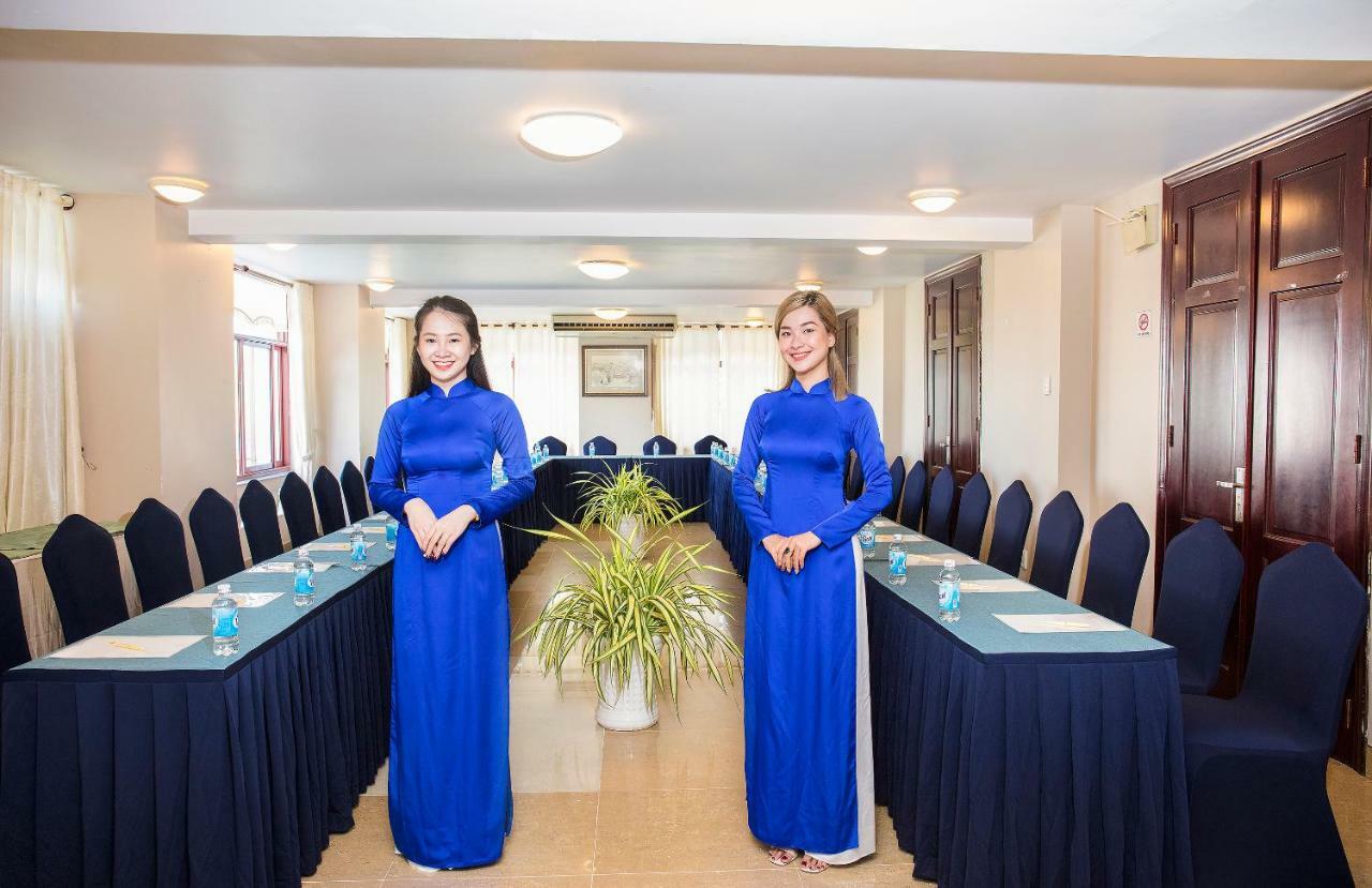 Beachfront Hotel Vung Tau Buitenkant foto