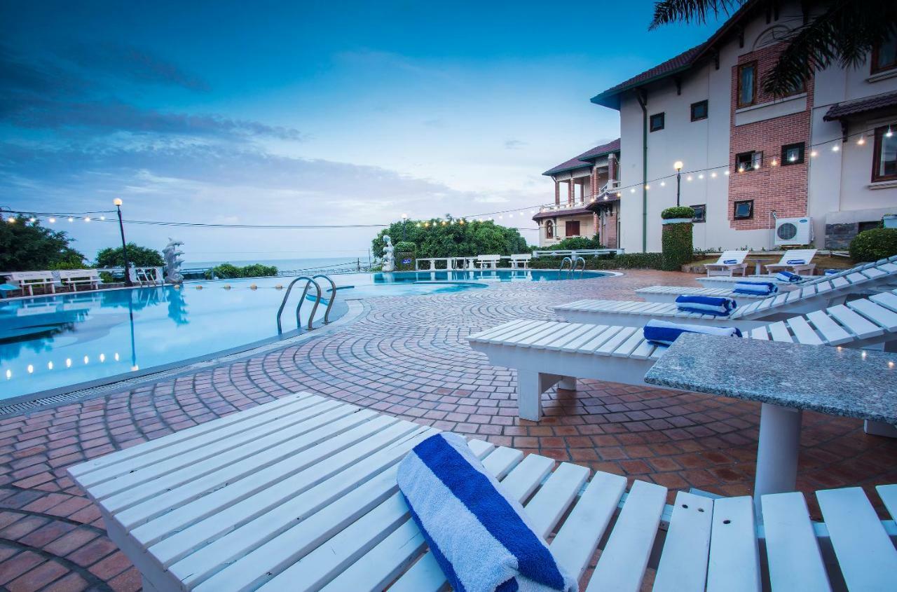 Beachfront Hotel Vung Tau Buitenkant foto