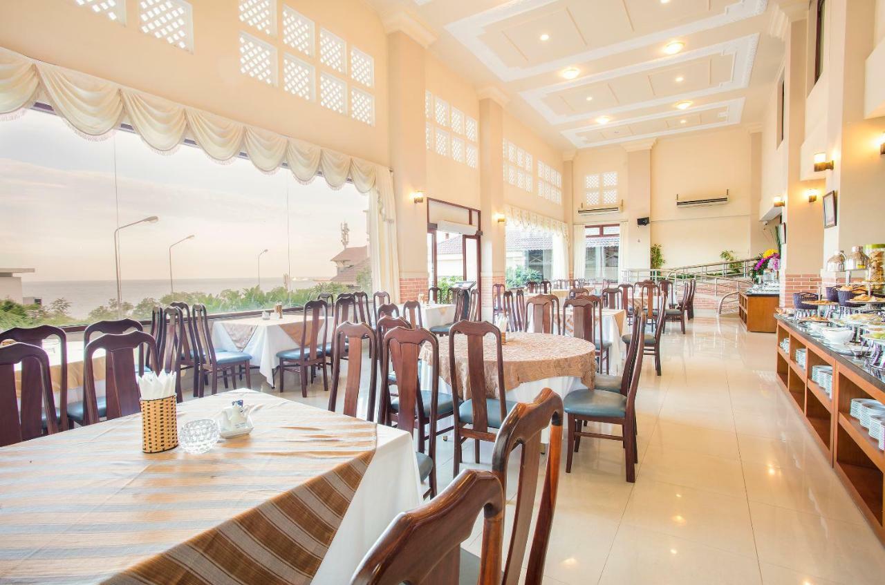 Beachfront Hotel Vung Tau Buitenkant foto