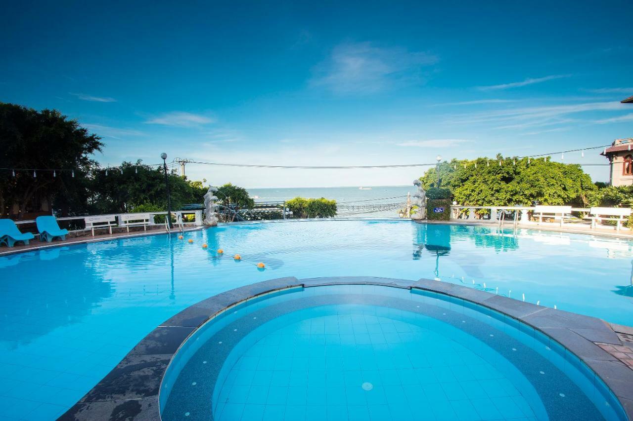 Beachfront Hotel Vung Tau Buitenkant foto
